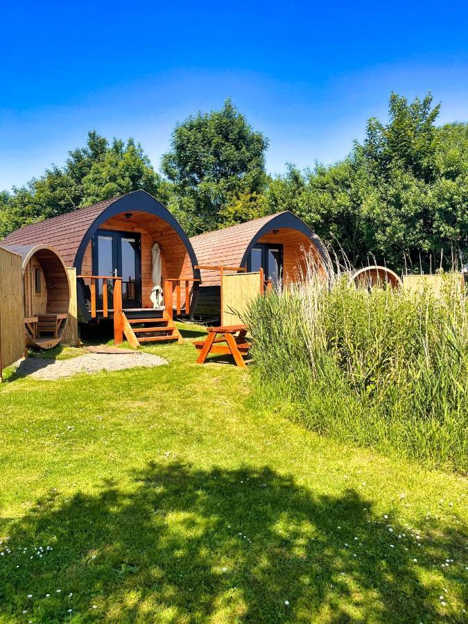 Pod Hotelkamer Aan Het Water Dokkum Extérieur photo
