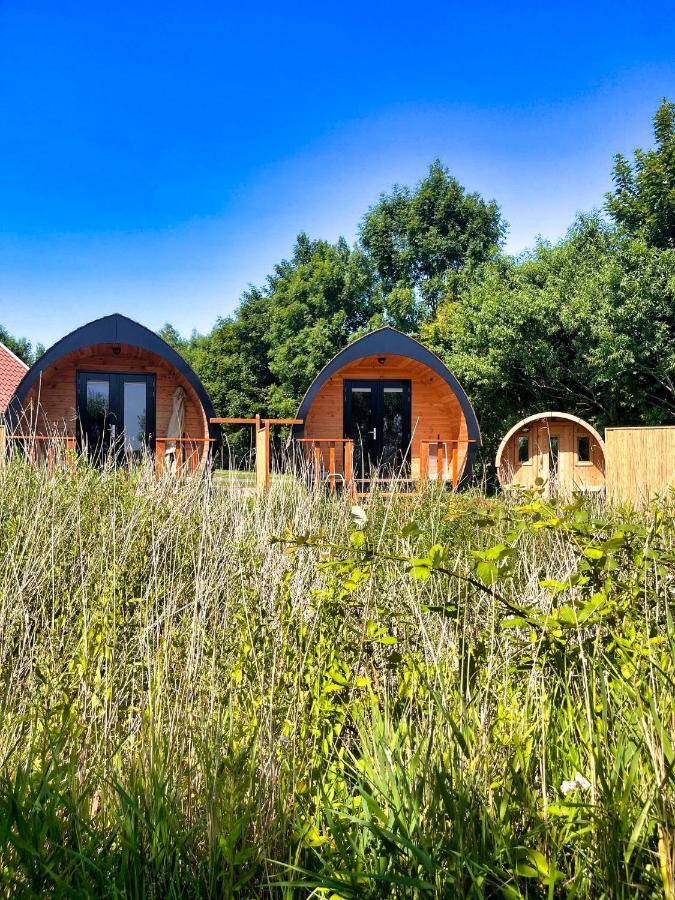 Pod Hotelkamer Aan Het Water Dokkum Extérieur photo