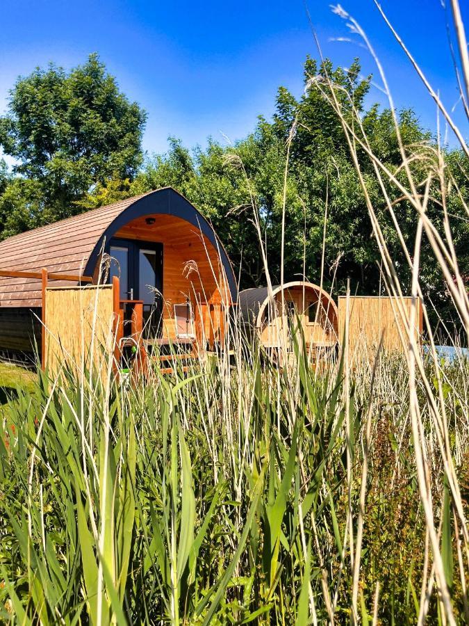 Pod Hotelkamer Aan Het Water Dokkum Extérieur photo
