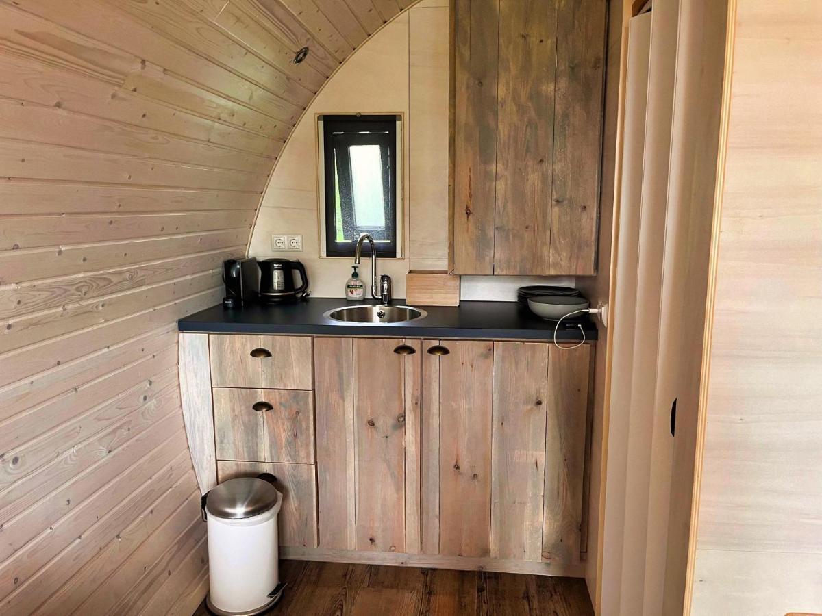Pod Hotelkamer Aan Het Water Dokkum Extérieur photo