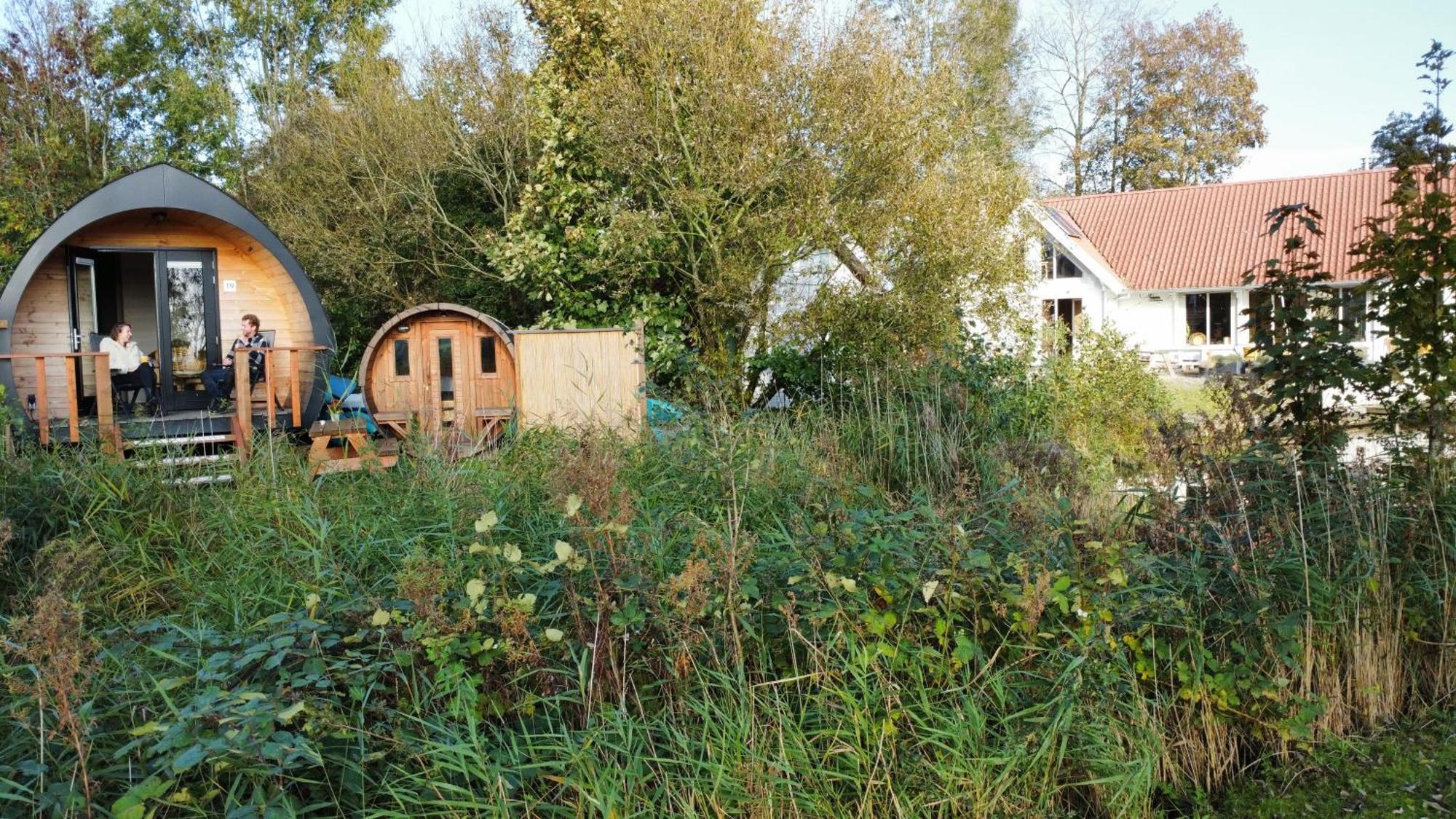 Pod Hotelkamer Aan Het Water Dokkum Extérieur photo